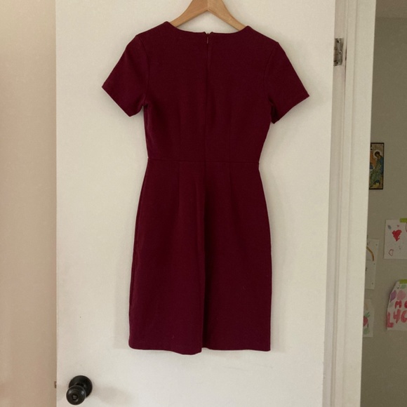 Old Navy XS pont knit burgundy dress - Picture 2 of 5